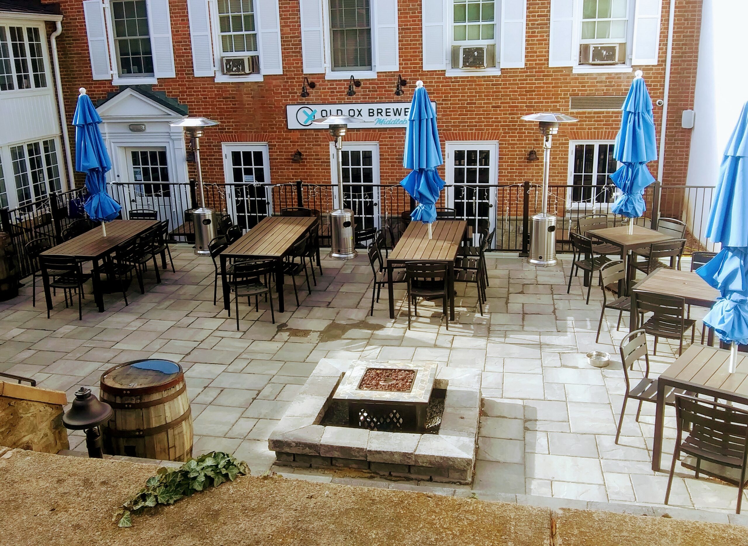 Restaurant with Outdoor Patio in MIddleburg, VA