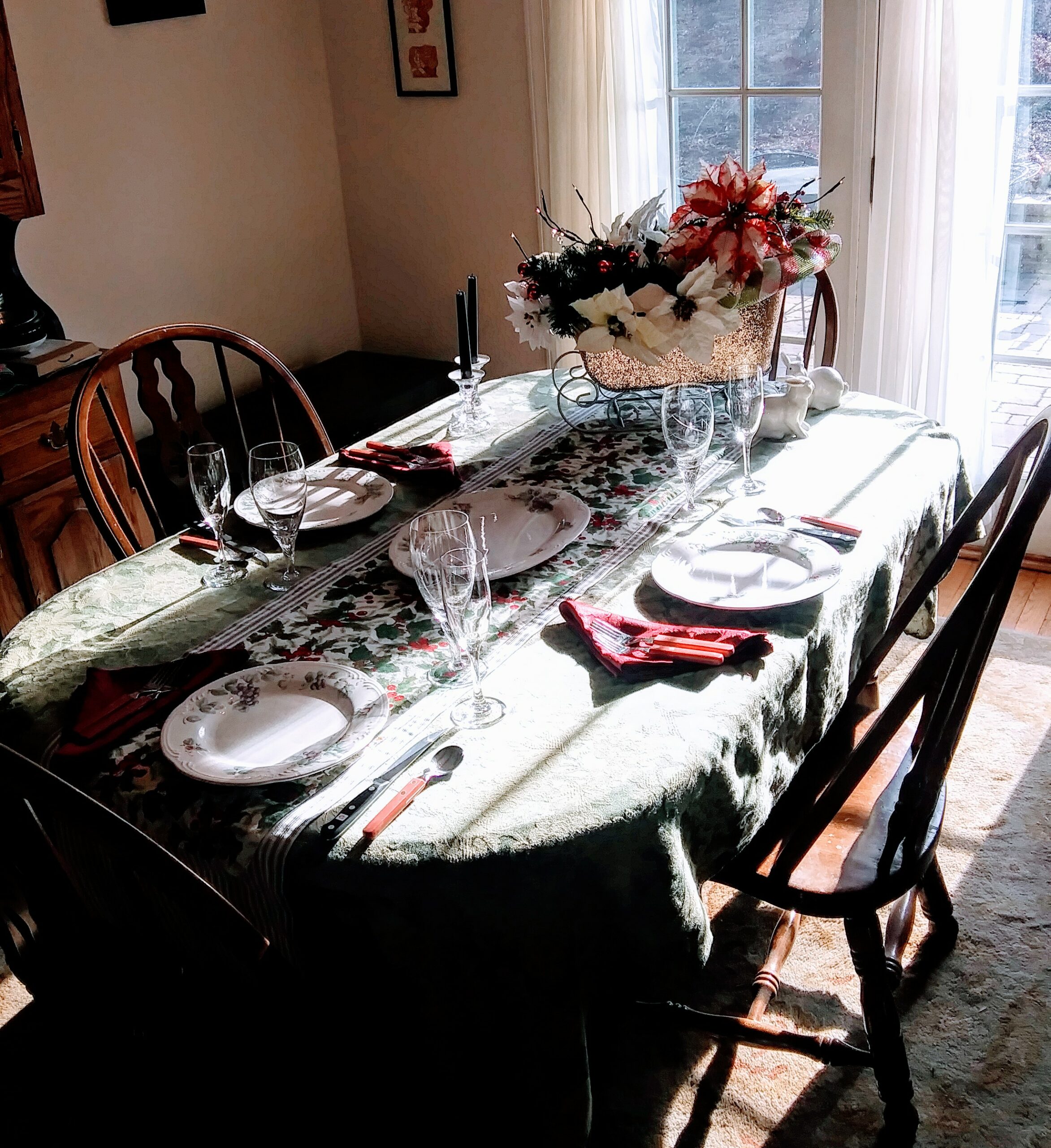 Table Set with Two Table Runners