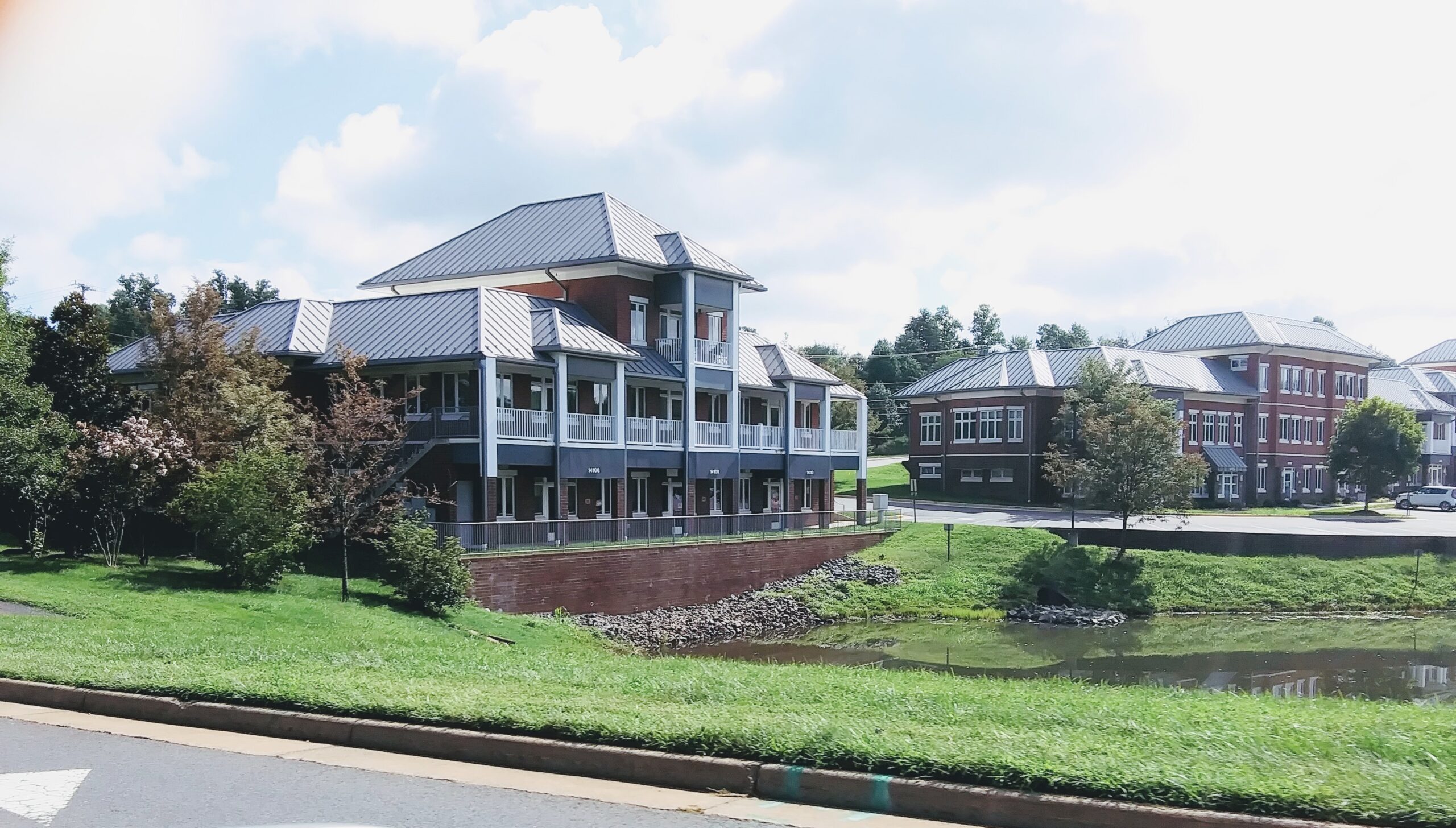 Sully Professional Buildings on Lake