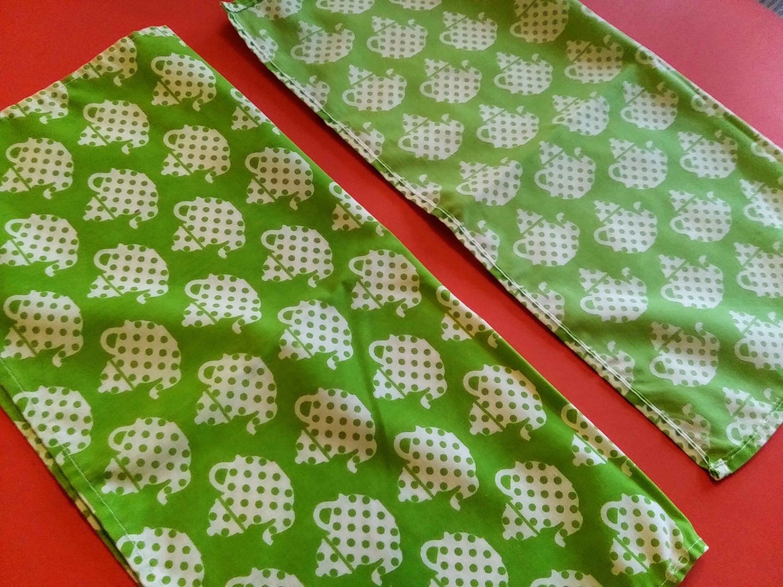 Table Napkins with Vintae Pattern