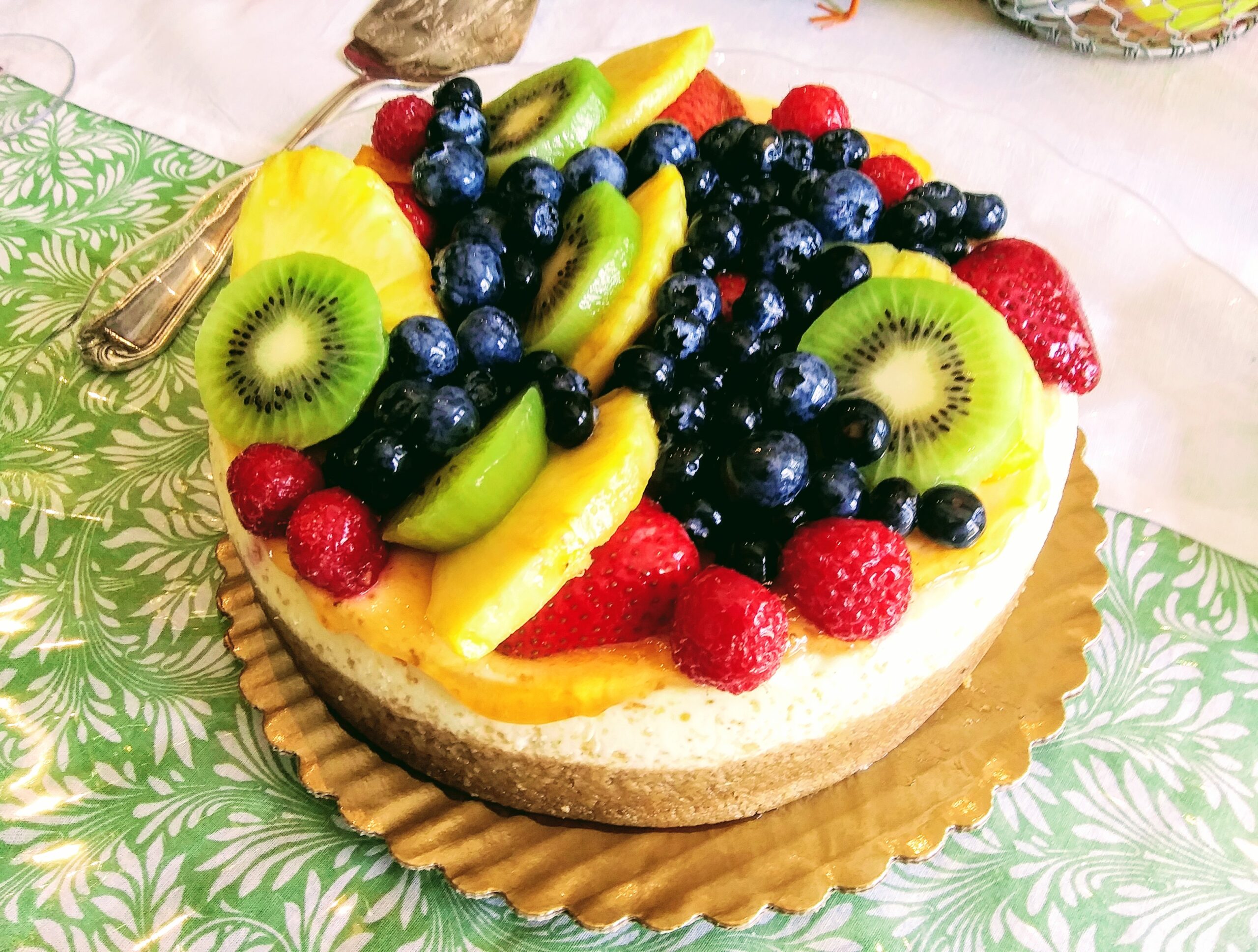 Cheesecake & Fresh Fruit Top