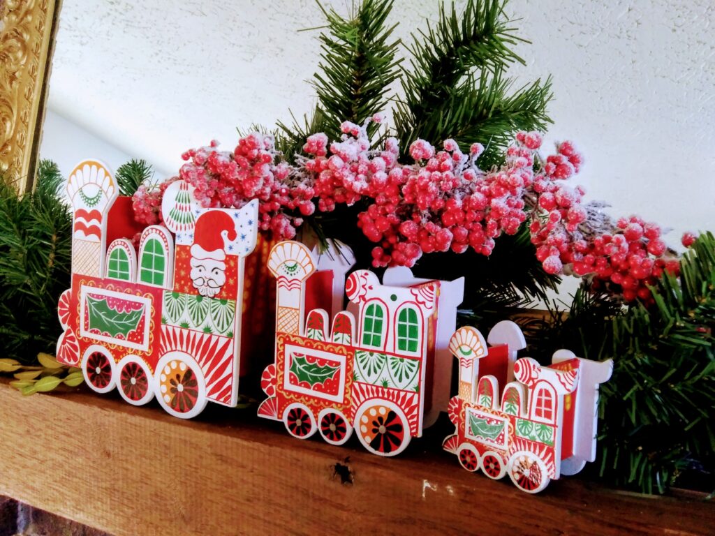 Holiday Fireplace Mantel Decorations