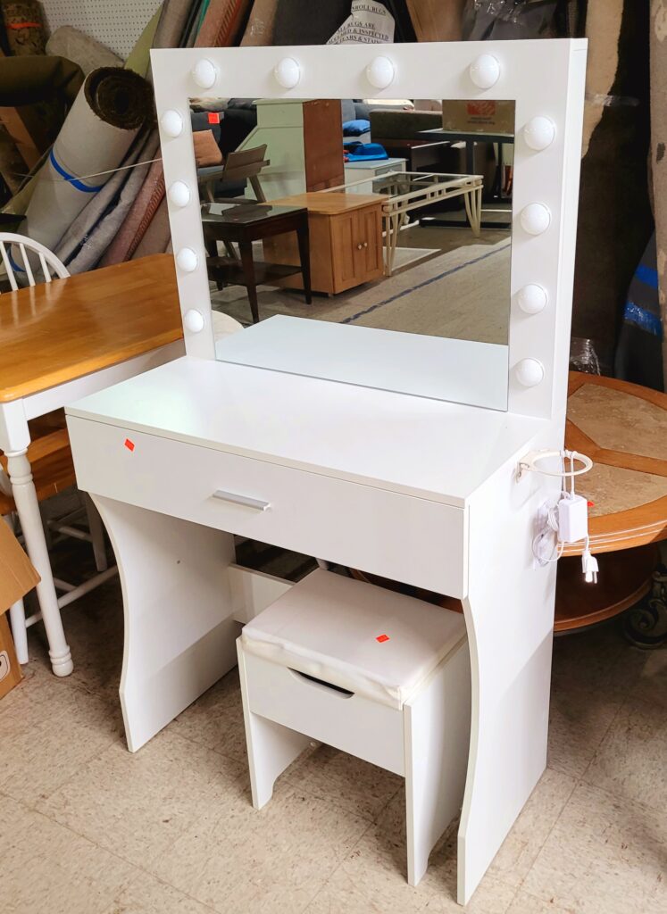 ReStore Makeup Vanity with Lights, ReStore, photo 4-20-2025